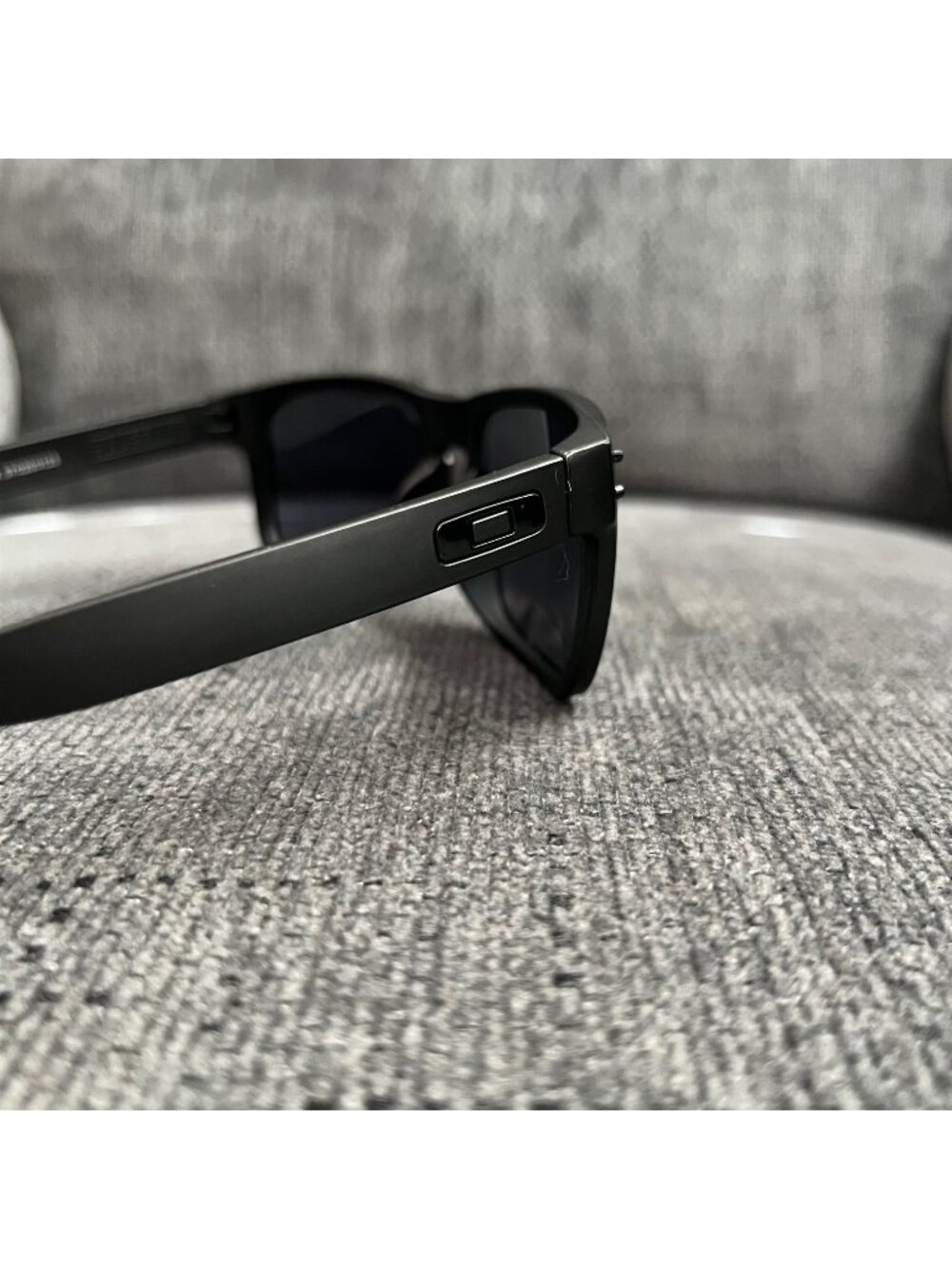 Oakley Holbrook Sunglasses 009102 Black Lenses-Black Matte Frame - Picture 2 of 16